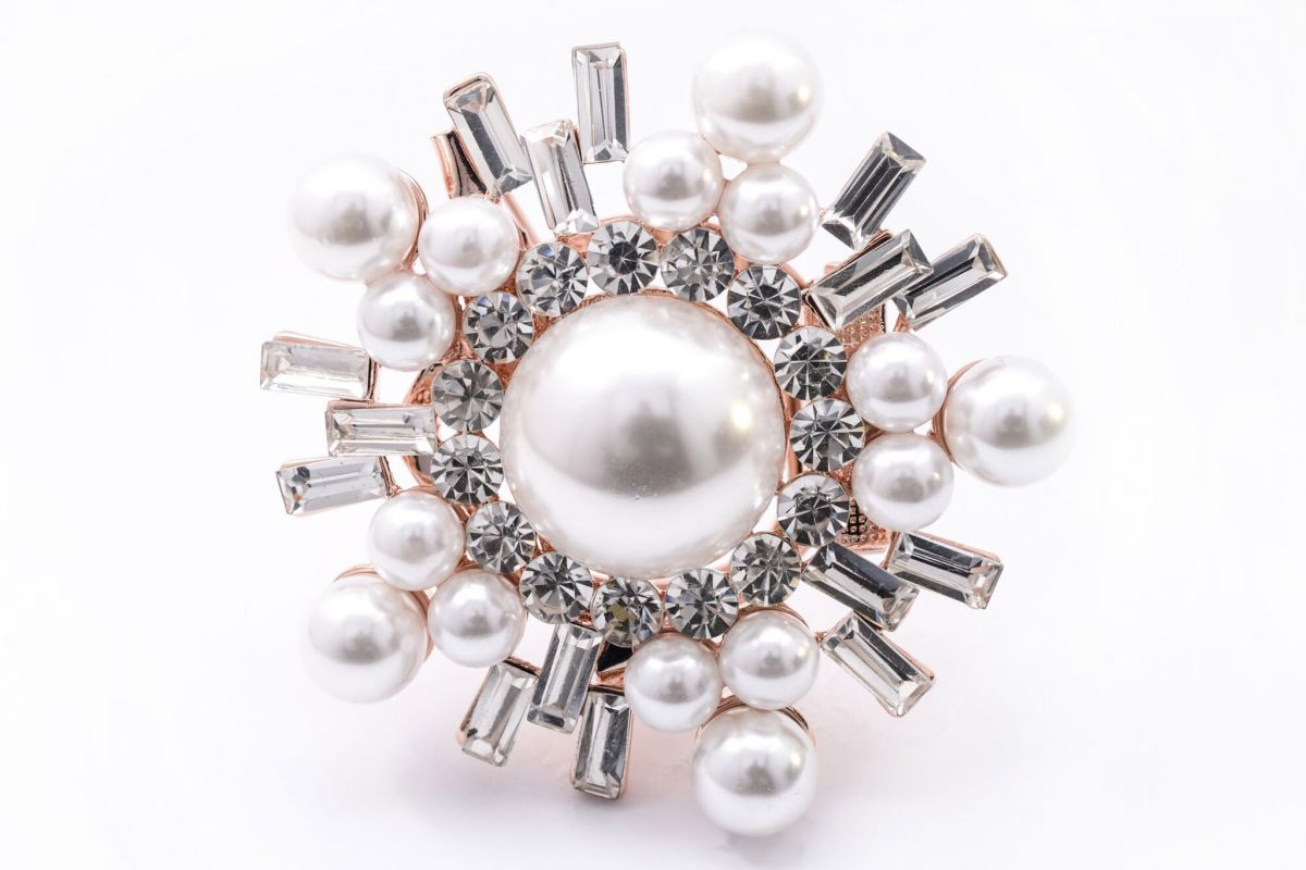 Brooches are back in vogue