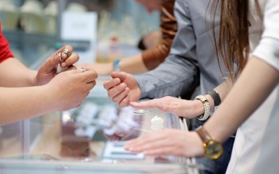 BUILDING TRUST IN JEWELLERY TRANSACTIONS: CUSTOMER REVIEWS